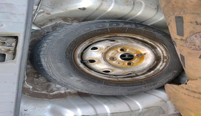 2010 Maruti Alto LXI, Petrol, Manual, 1,17,889 km, tyre