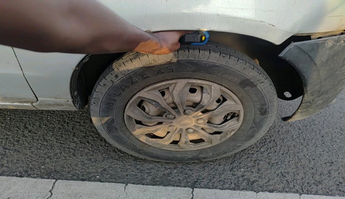 2010 Maruti Alto LXI, Petrol, Manual, 1,17,889 km, tyre