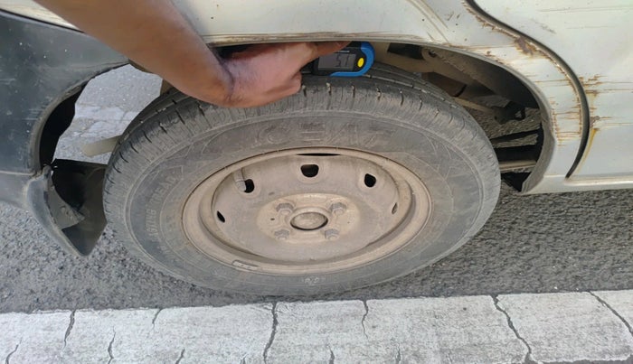 2010 Maruti Alto LXI, Petrol, Manual, 1,17,889 km, tyre