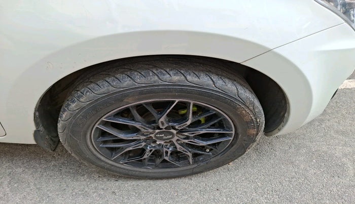 2018 Maruti Swift VXI, Petrol, Manual, 49,425 km, tyre