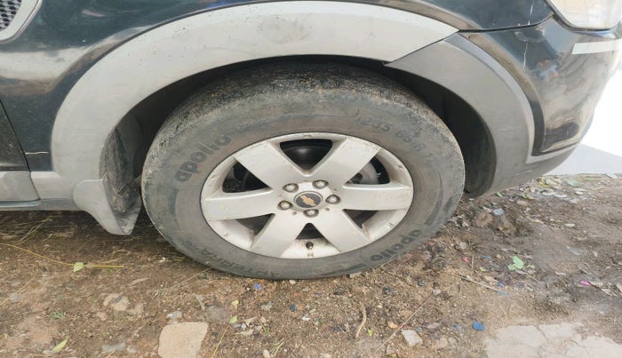 2011 Chevrolet Captiva LTZ AWD AT, Diesel, Automatic, 1,34,507 km, tyre