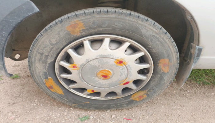 2011 Maruti Alto LXI CNG, Petrol, Manual, 1,35,404 km, tyre