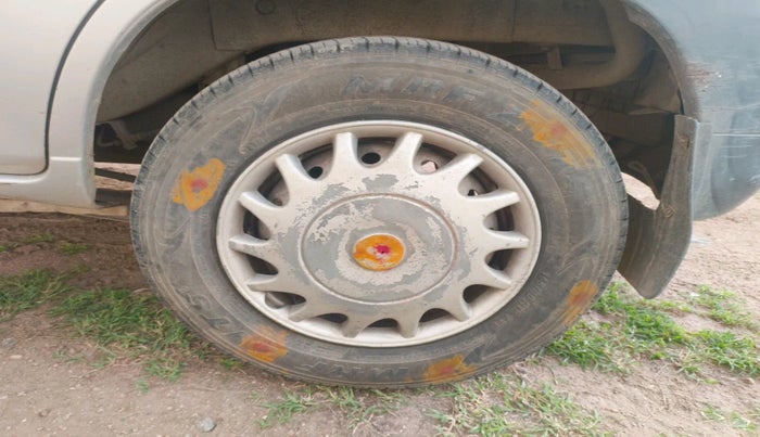 2011 Maruti Alto LXI CNG, Petrol, Manual, 1,35,404 km, tyre