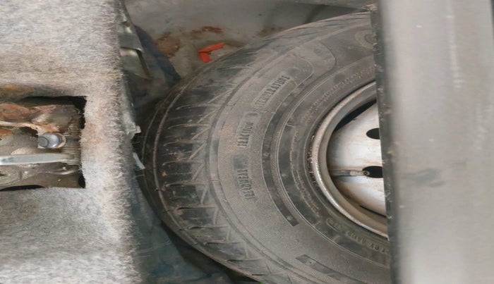 2011 Maruti Alto LXI CNG, Petrol, Manual, 1,35,404 km, tyre