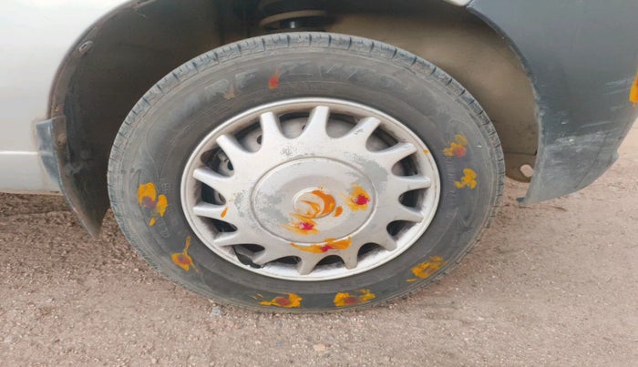 2011 Maruti Alto LXI CNG, Petrol, Manual, 1,35,404 km, tyre
