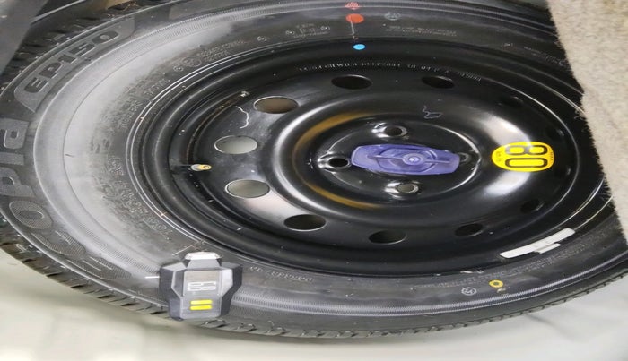 2018 Maruti Swift ZDI, Diesel, Manual, 74,938 km, tyre