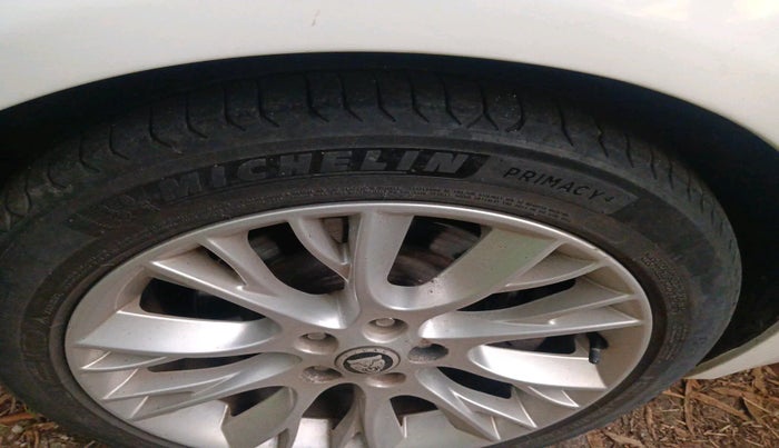 2011 Jaguar XF 3.0 DIESEL, Diesel, Automatic, 99,852 km, tyre