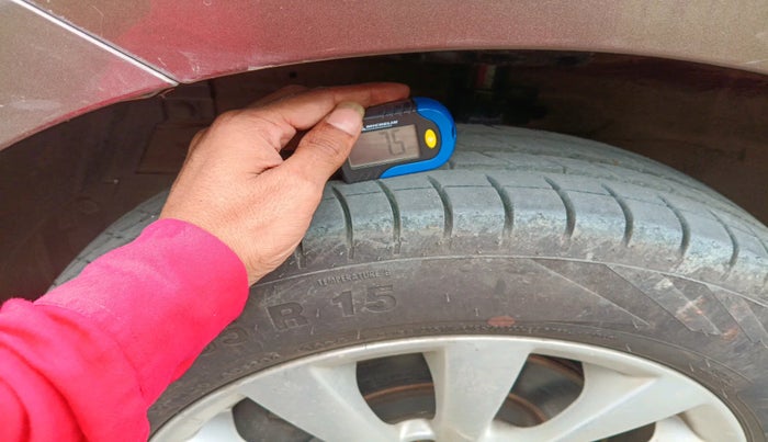 2015 Maruti Ertiga VXI, Petrol, Manual, 22,574 km, tyre