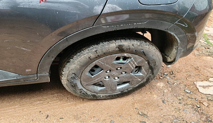 2024 Hyundai VENUE S 1.2, Petrol, Manual, 1,507 km, tyre