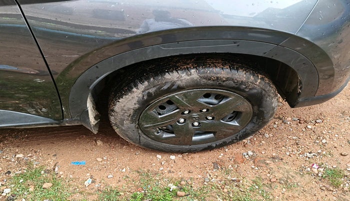 2024 Hyundai VENUE S 1.2, Petrol, Manual, 1,507 km, tyre
