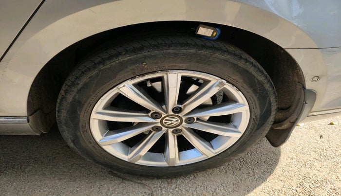 2018 Volkswagen Passat HIGHLINE DSG, Diesel, Automatic, 96,038 km, tyre