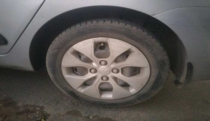 2018 Hyundai Xcent S 1.2, Petrol, Manual, 1,01,949 km, tyre