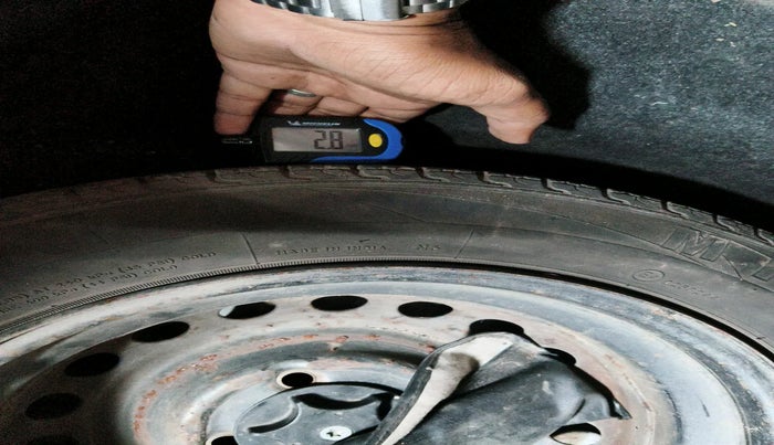 2017 Datsun Go A, Petrol, Manual, 1,49,326 km, tyre