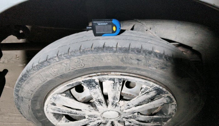 2017 Datsun Go A, Petrol, Manual, 1,49,326 km, tyre