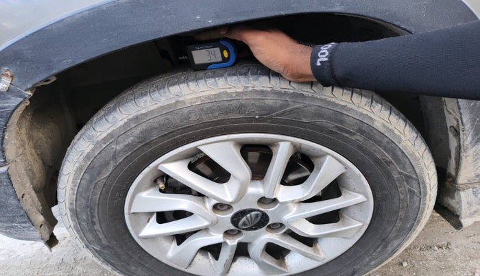 2016 Mahindra Kuv100 K8 D 6 STR, Diesel, Manual, 2,17,937 km, tyre