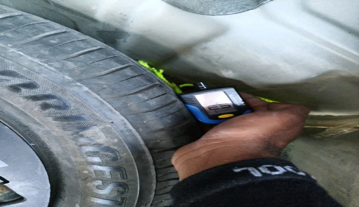 2016 Mahindra Kuv100 K8 D 6 STR, Diesel, Manual, 2,17,937 km, tyre