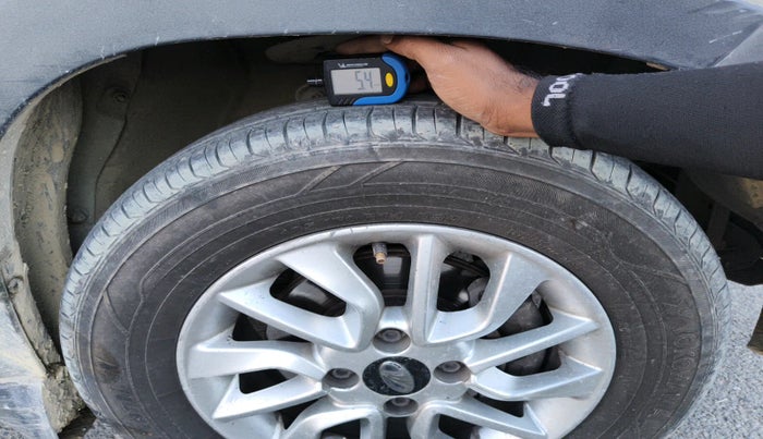 2016 Mahindra Kuv100 K8 D 6 STR, Diesel, Manual, 2,17,937 km, tyre