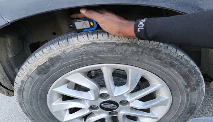 2016 Mahindra Kuv100 K8 D 6 STR, Diesel, Manual, 2,17,937 km, tyre