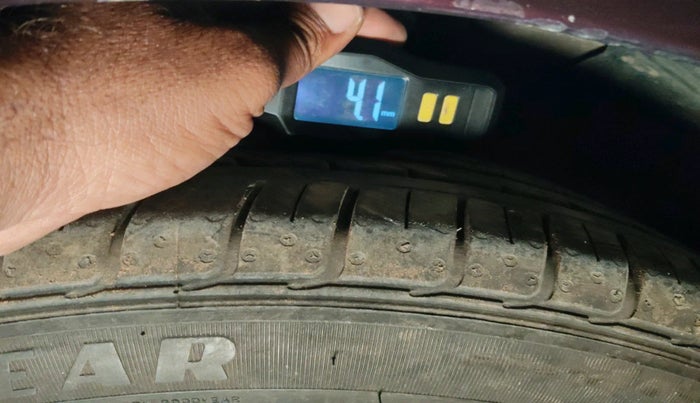 2012 Hyundai Verna FLUIDIC VTVT 1.6 EX AT, Petrol, Automatic, 56,542 km, tyre