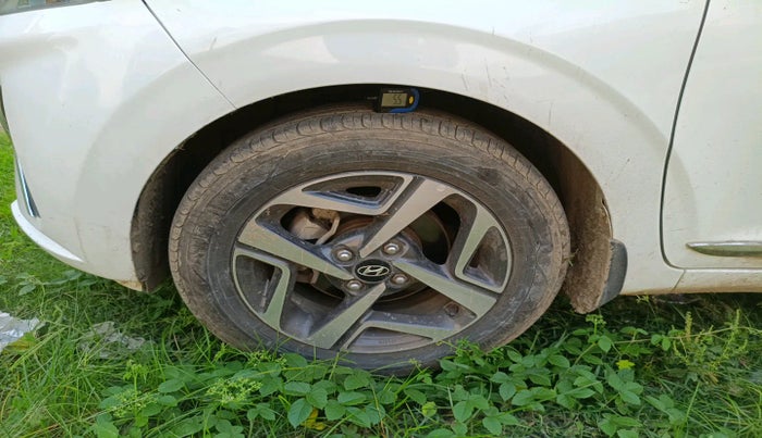 2021 Hyundai AURA SX 1.2, Petrol, Manual, 53,498 km, tyre