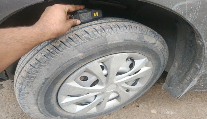 2018 Maruti Dzire LXI, Petrol, Manual, 56,429 km, tyre