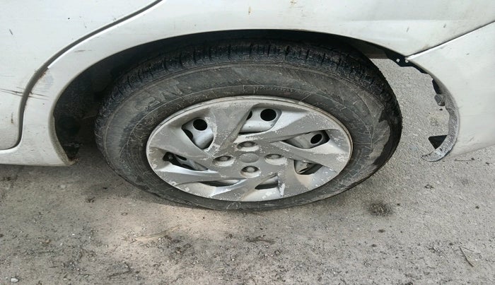 2014 Honda Amaze 1.2L I-VTEC E, Petrol, Manual, 49,238 km, tyre
