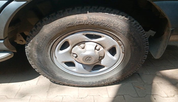 2012 Tata Safari 4X2 LX DICOR, Diesel, Manual, 99,576 km, tyre