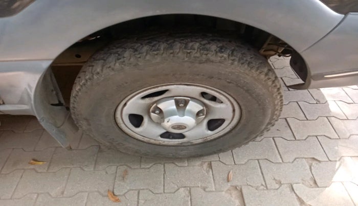 2012 Tata Safari 4X2 LX DICOR, Diesel, Manual, 99,576 km, tyre