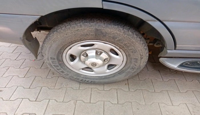 2012 Tata Safari 4X2 LX DICOR, Diesel, Manual, 99,576 km, tyre