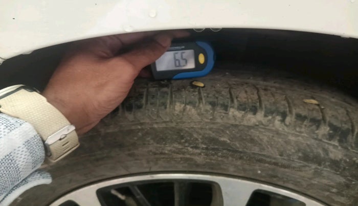 2022 Maruti Ertiga ZXI+ SHVS, Petrol, Manual, 8,698 km, tyre