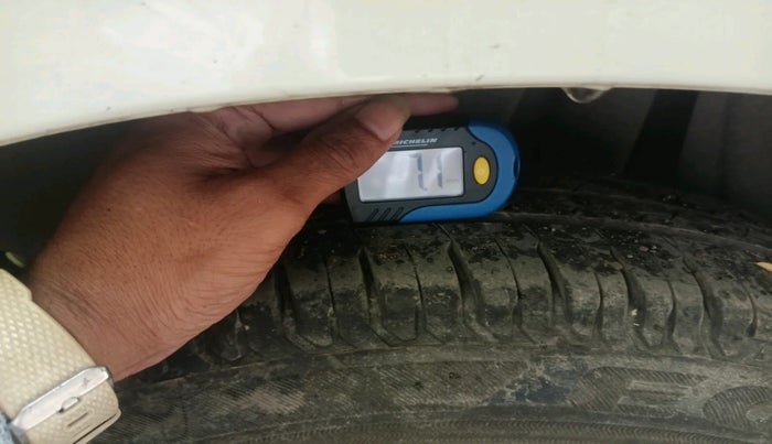2022 Maruti Ertiga ZXI+ SHVS, Petrol, Manual, 8,698 km, tyre