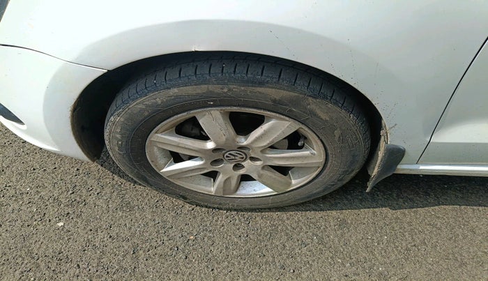 2011 Volkswagen Vento HIGHLINE DIESEL 1.6, Diesel, Manual, 1,74,065 km, tyre