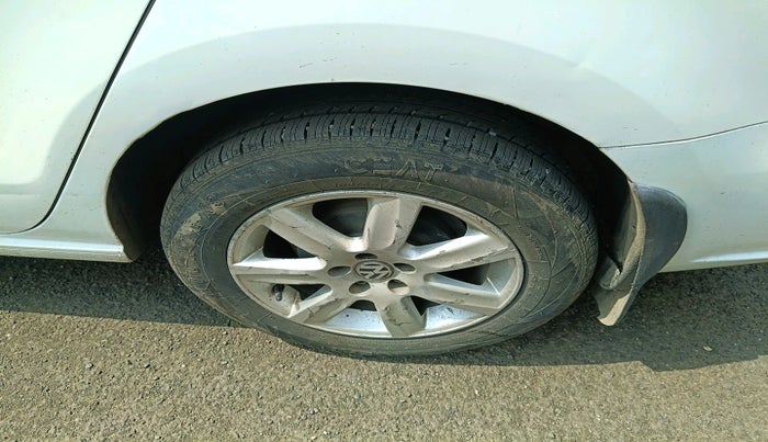 2011 Volkswagen Vento HIGHLINE DIESEL 1.6, Diesel, Manual, 1,74,065 km, tyre