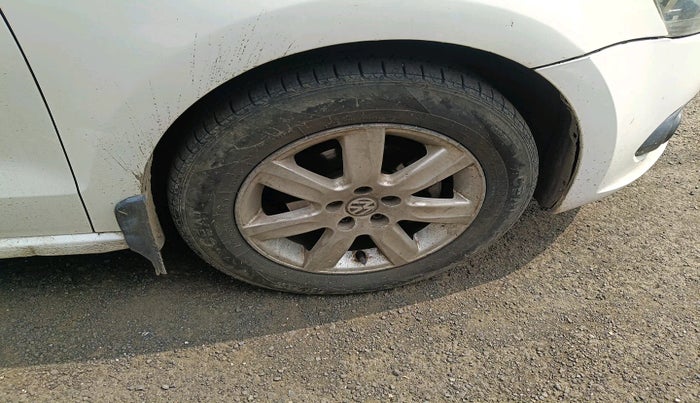 2011 Volkswagen Vento HIGHLINE DIESEL 1.6, Diesel, Manual, 1,74,065 km, tyre