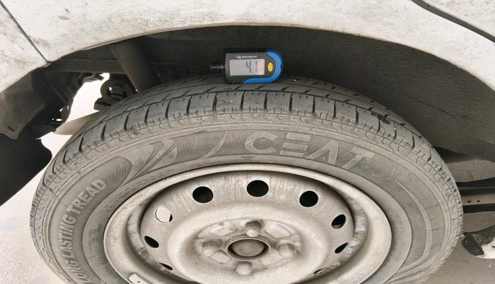 2010 Maruti Wagon R 1.0 LXI CNG, Petrol, Manual, 1,30,488 km, tyre