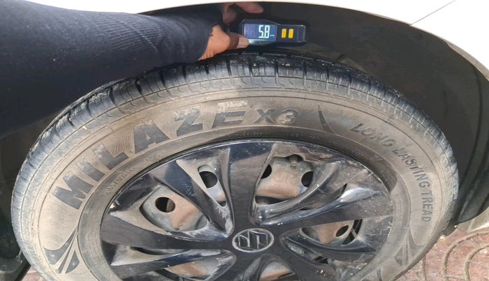 2019 Maruti Swift VXI, Petrol, Manual, 1,36,285 km, tyre