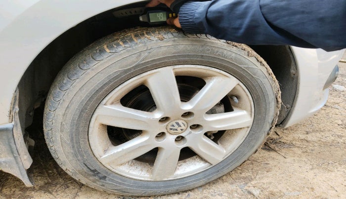 2012 Volkswagen Vento HIGHLINE PETROL AT, Petrol, Automatic, 71,137 km, tyre