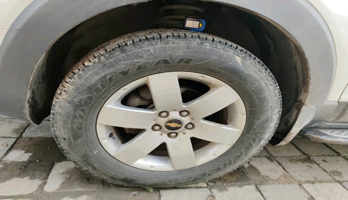2011 Chevrolet Captiva XTREME, Diesel, Manual, 1,41,155 km, tyre
