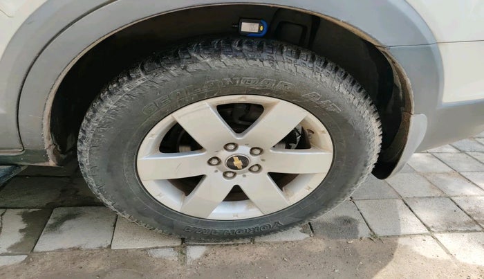 2011 Chevrolet Captiva XTREME, Diesel, Manual, 1,41,155 km, tyre