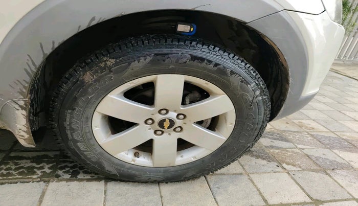 2011 Chevrolet Captiva XTREME, Diesel, Manual, 1,41,155 km, tyre