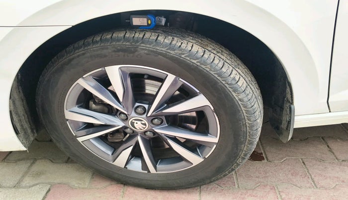 2022 Skoda SLAVIA STYLE 1.5L TSI DSG, Petrol, Automatic, 11,750 km, tyre