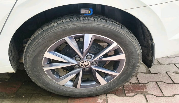 2022 Skoda SLAVIA STYLE 1.5L TSI DSG, Petrol, Automatic, 11,750 km, tyre