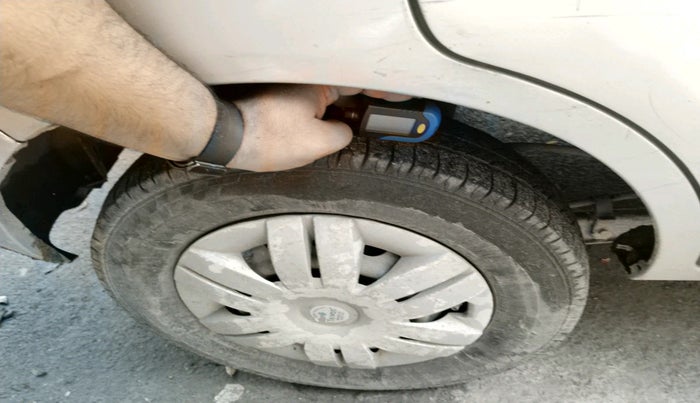 2016 Maruti Alto 800 LXI CNG, Petrol, Manual, 1,10,000 km, tyre