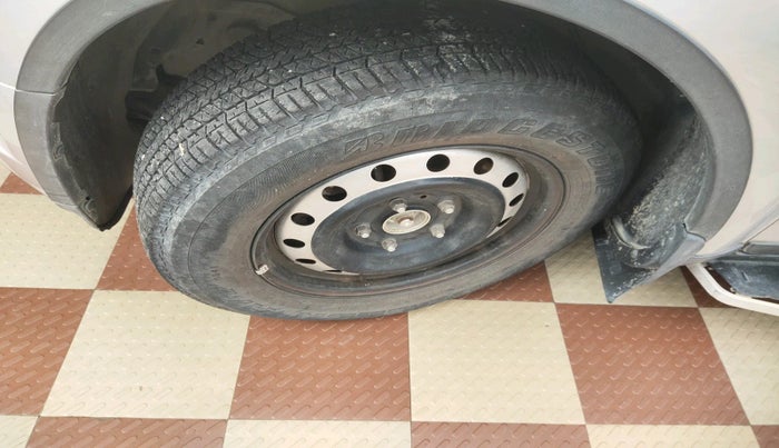 2016 Mahindra XUV500 W6 AT, Diesel, Automatic, 25,850 km, tyre