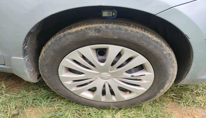 2013 Maruti Ertiga ZDI, Diesel, Manual, 1,61,309 km, tyre