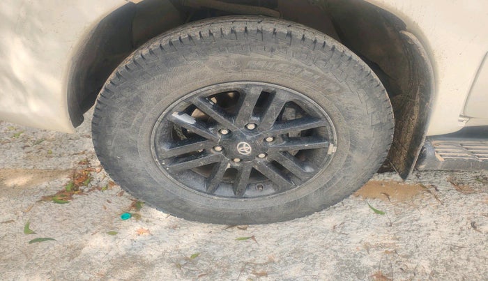 2013 Toyota Fortuner 3.0 4X2 AT, Diesel, Automatic, 1,48,986 km, tyre