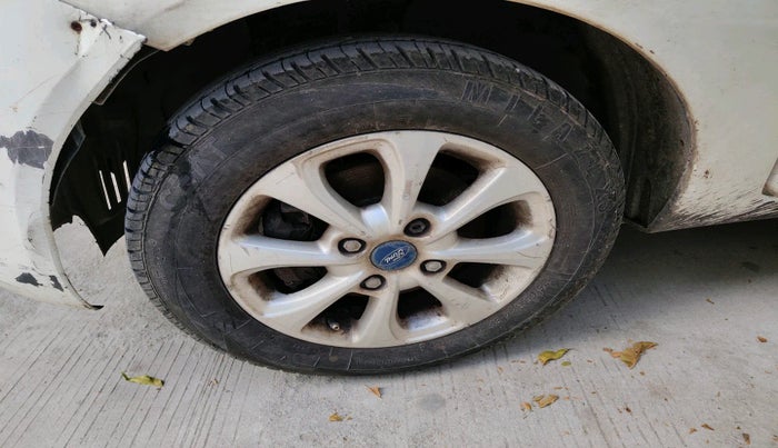 2012 Ford Figo TITANIUM 1.4 DIESEL, Diesel, Manual, 1,56,811 km, tyre