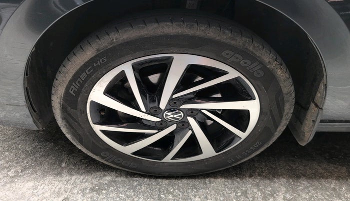 2023 Volkswagen VIRTUS TOPLINE TSI 1.0 AT, Petrol, Automatic, 37,718 km, tyre