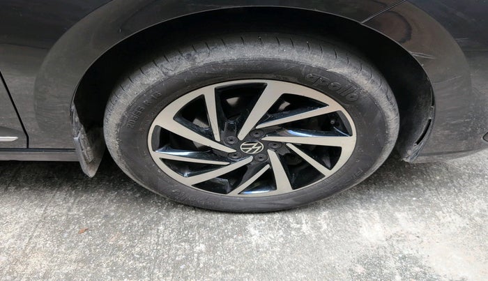 2023 Volkswagen VIRTUS TOPLINE TSI 1.0 AT, Petrol, Automatic, 37,718 km, tyre