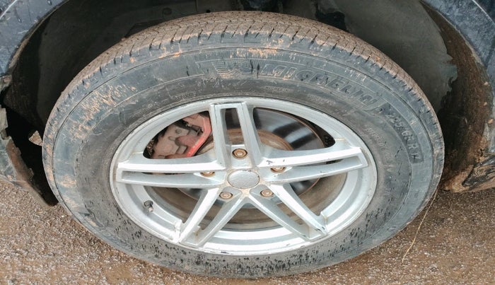 2012 Mahindra XUV500 W6, Diesel, Manual, 1,14,520 km, tyre